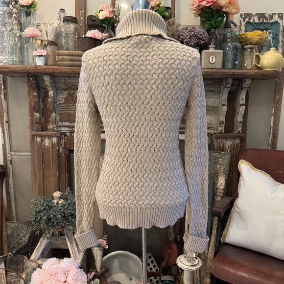 BANANA REPUBLIC CABLE KNIT CARDIGAN SWEATER TOP | OVERSIZED LAPEL | BUTTON UP - Picture 3 of 7